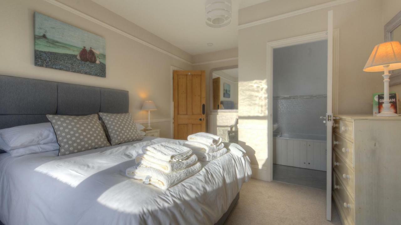 2 Hadleigh Villas Lyme Regis Exterior photo
